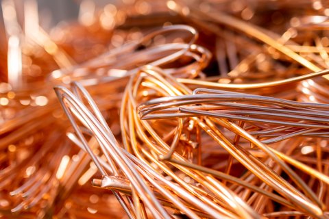 Výkup mědi; Měděné dráty, plechy, chladiče, karmy, armatury atd… Vaši měď vykoupíme za nejvyšší ceny. Výkup mědi; Měděné dráty, plechy, chladiče, karmy, armatury atd… Vaši měď vykoupíme za nejvyšší ceny.